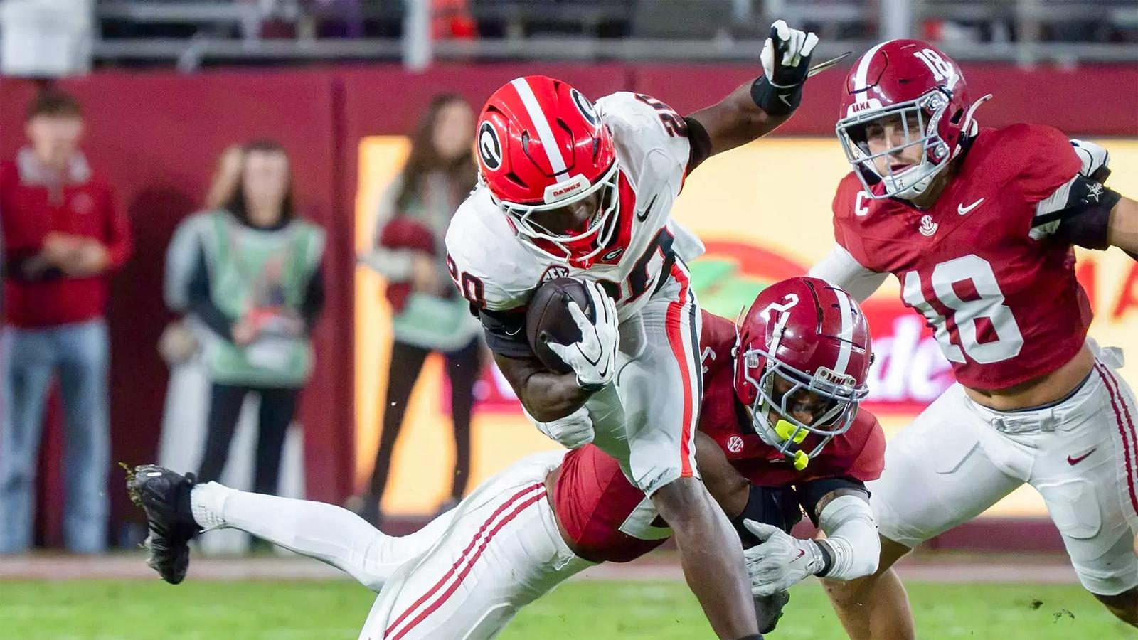 Dwight Phillips Jr. in action against Alabama